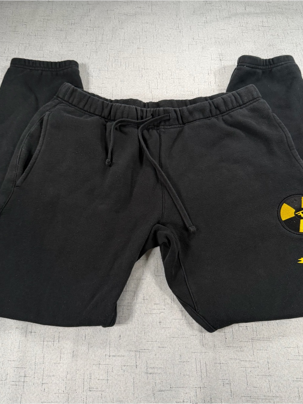 FaZe Clan Men’s Black/Yellow Jogger Pants M Drawstring Elastic Waist Logo